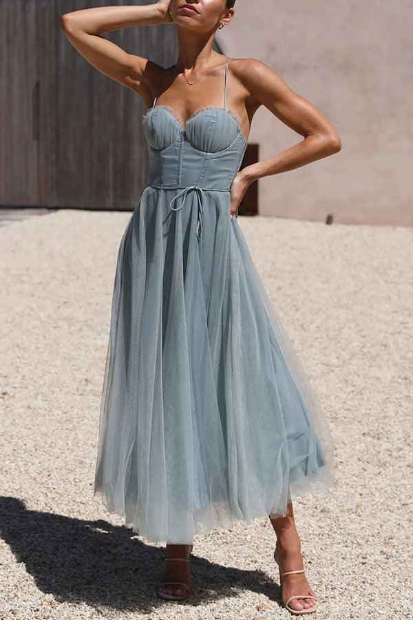 Robe Maxi Élégante à Bretelles en Mousseline pour une Fête de Princesse Moderne