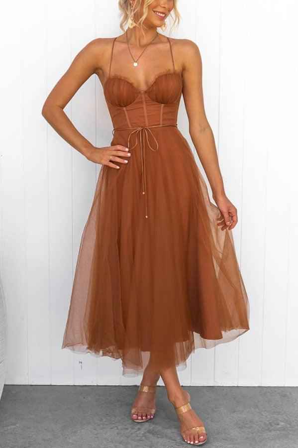 Robe Maxi Élégante à Bretelles en Mousseline pour une Fête de Princesse Moderne