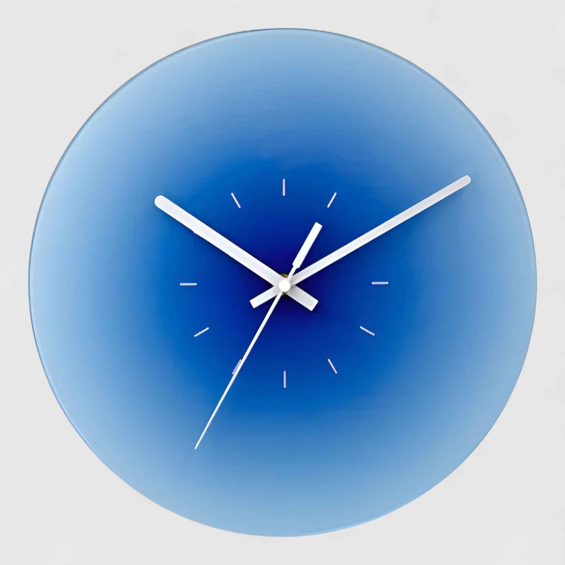 Horloges murales : Horloge Murale Design en Verre Silencieuse - Élégance Moderne, 30/35 cm de Diamètre dans Bleu Sans chiffres de Marche Lino