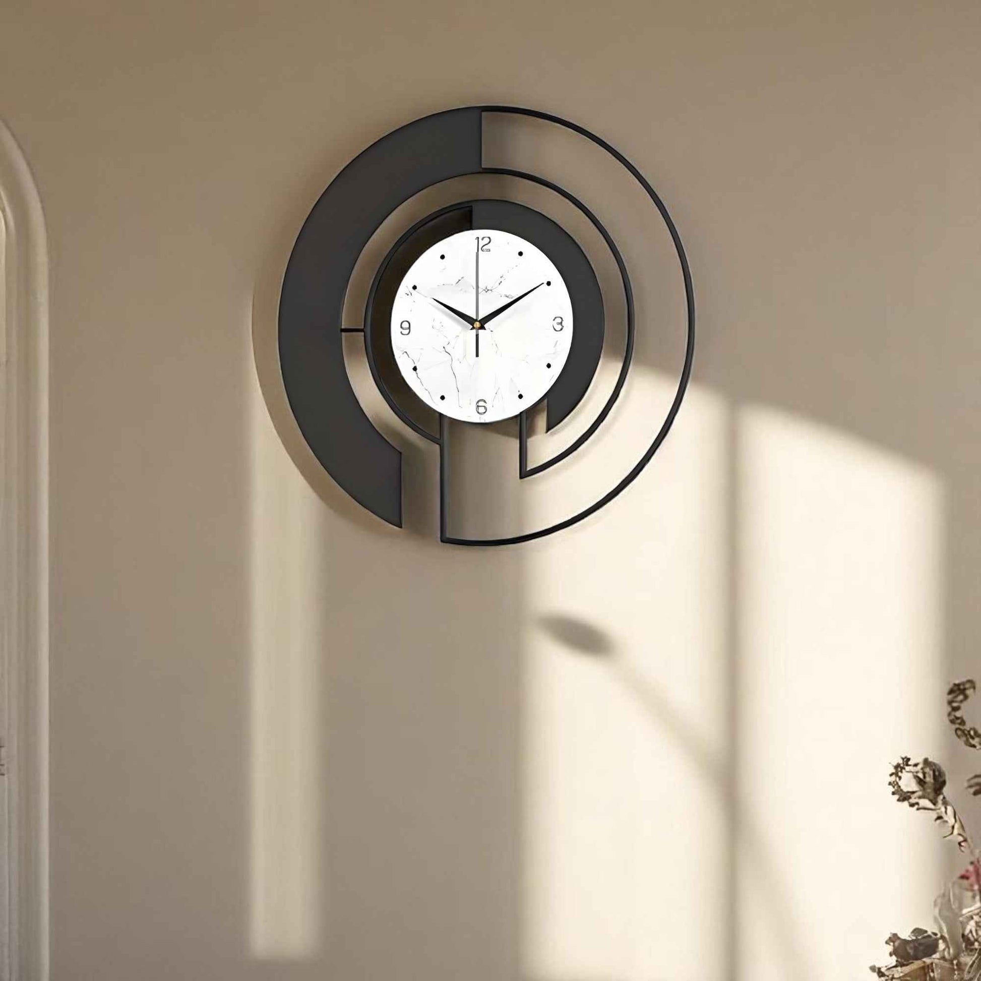 Horloges murales : Horloge Murale Silencieuse en Métal au Design Élégant dans de Marche Lino