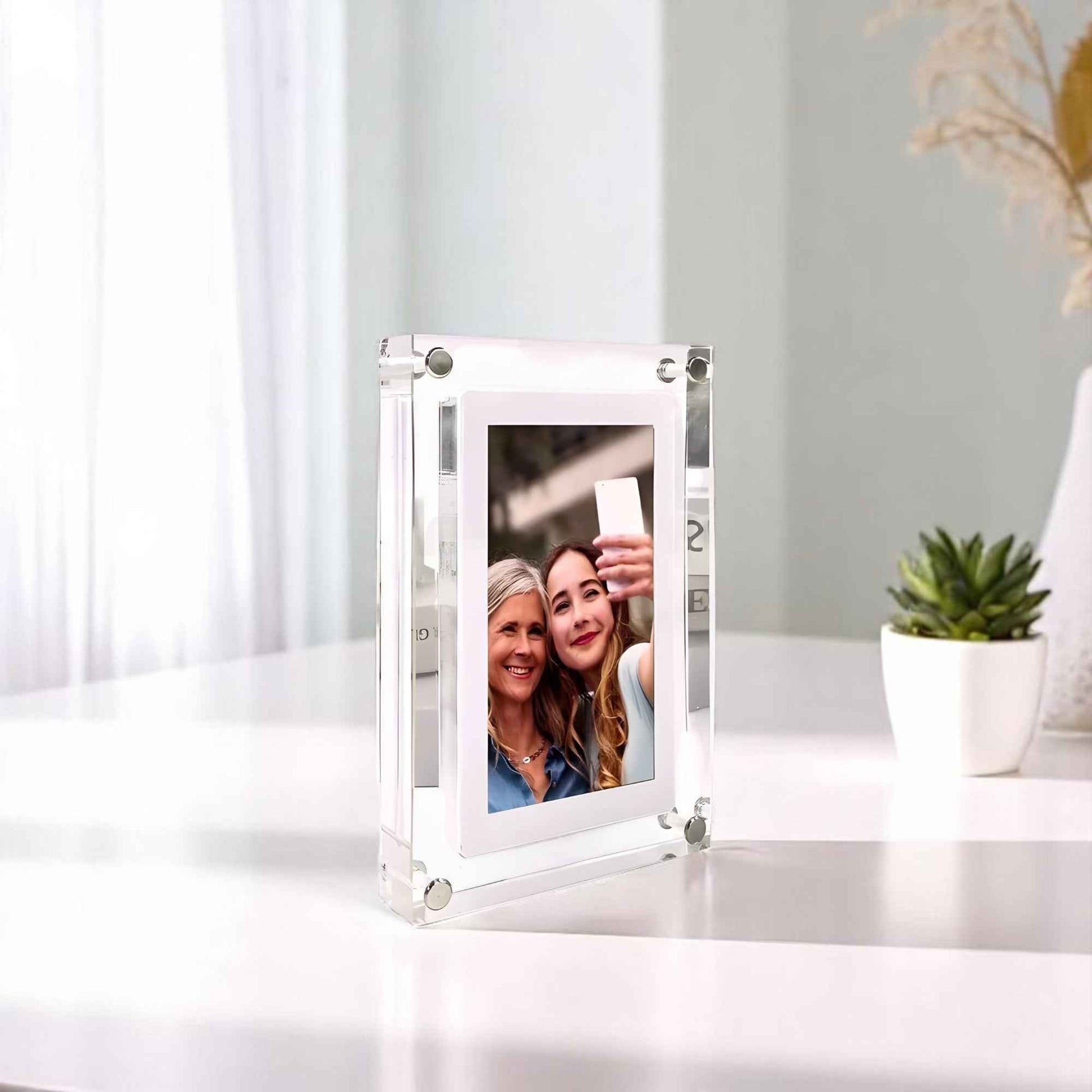 Cadres photo numériques : Cadre Photo Numérique en Verre dans de Marche Lino