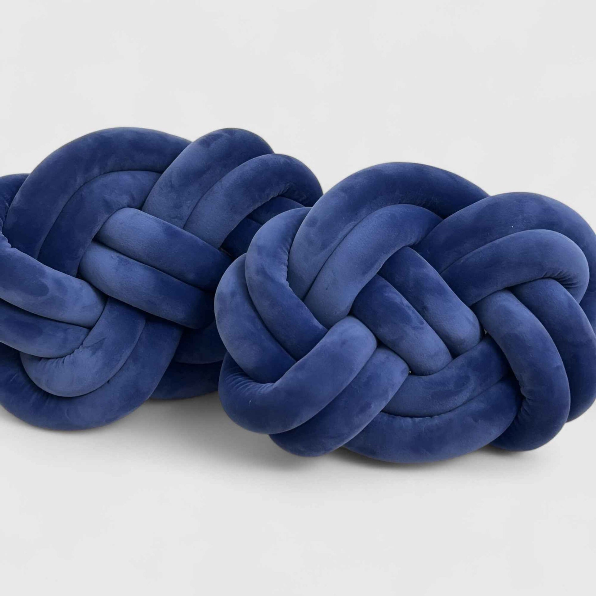 Coussins décoratifs : Ensemble Oreillers Décoratifs Peluche - 2 Oreillers Doux et Chic dans Bleu Royal de Marche Lino