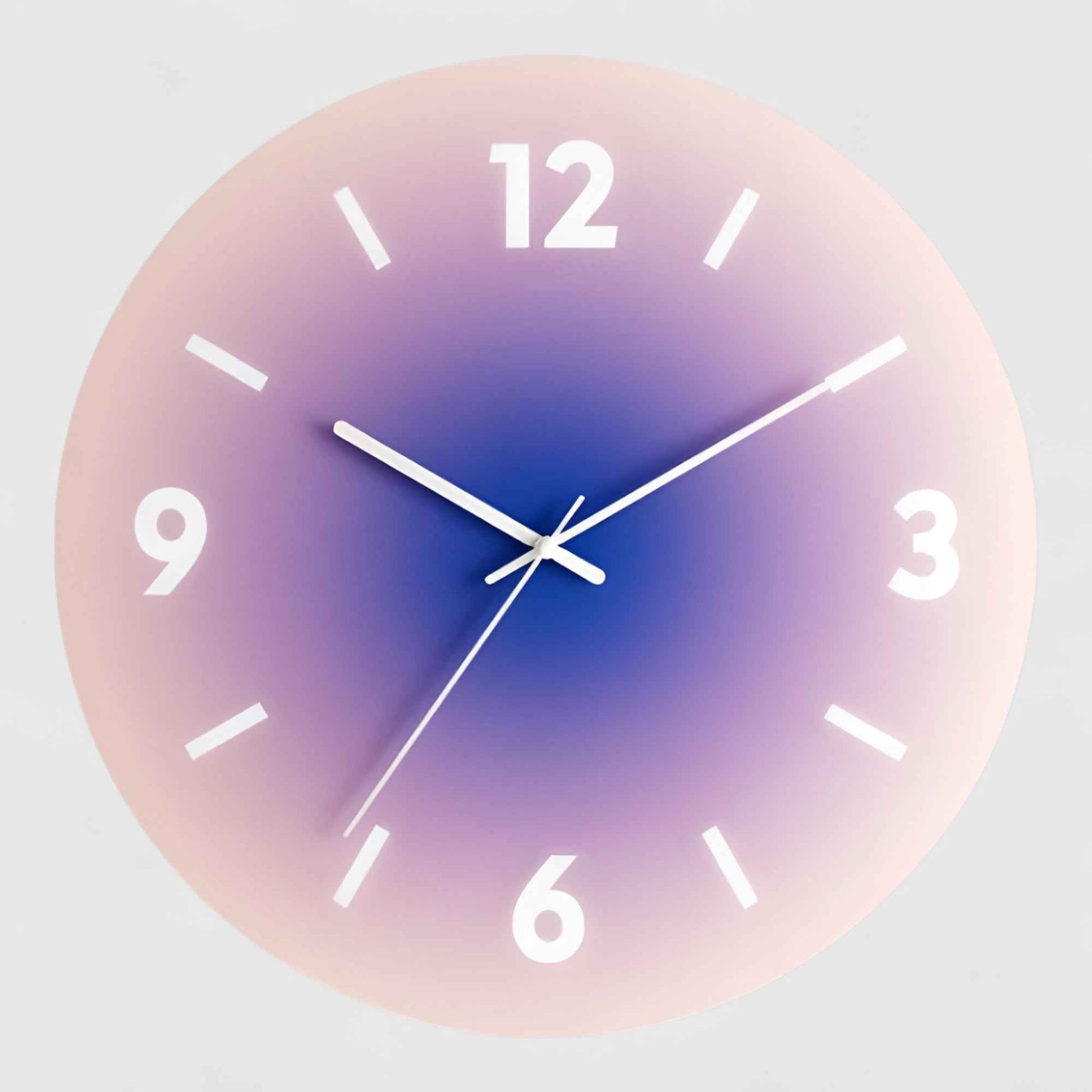Horloges murales : Horloge Murale Design en Verre Silencieuse - Élégance Moderne, 30/35 cm de Diamètre dans Violet Avec chiffres de Marche Lino