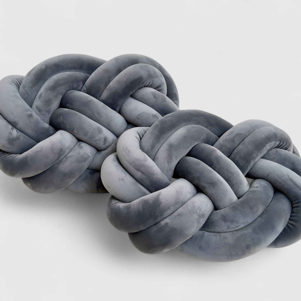 Coussins décoratifs : Ensemble Oreillers Décoratifs Peluche - 2 Oreillers Doux et Chic dans Gris Foncé de Marche Lino