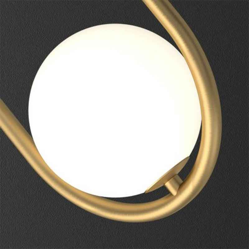 Table Lamp : AuroraDuo Lampe de Table Dorée avec Globes en Verre – Élégance et Luminosité pour Votre Intérieur dans de Marche Lino
