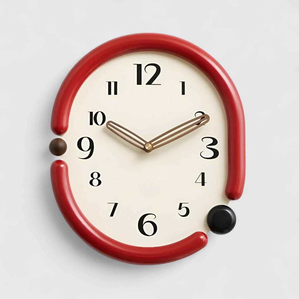 Horloges murales : Horloge Murale Acrylique Minimale au Design Épuré dans C (31 x 37 cm) de Marche Lino