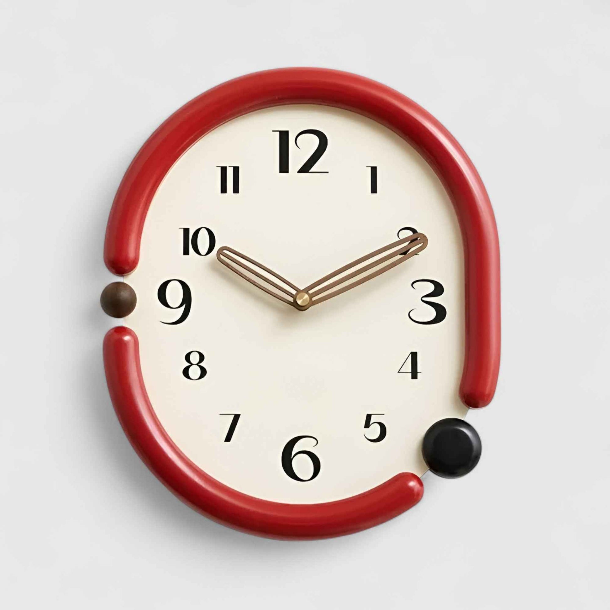Horloges murales : Horloge Murale Acrylique Minimale au Design Épuré dans C (31 x 37 cm) de Marche Lino