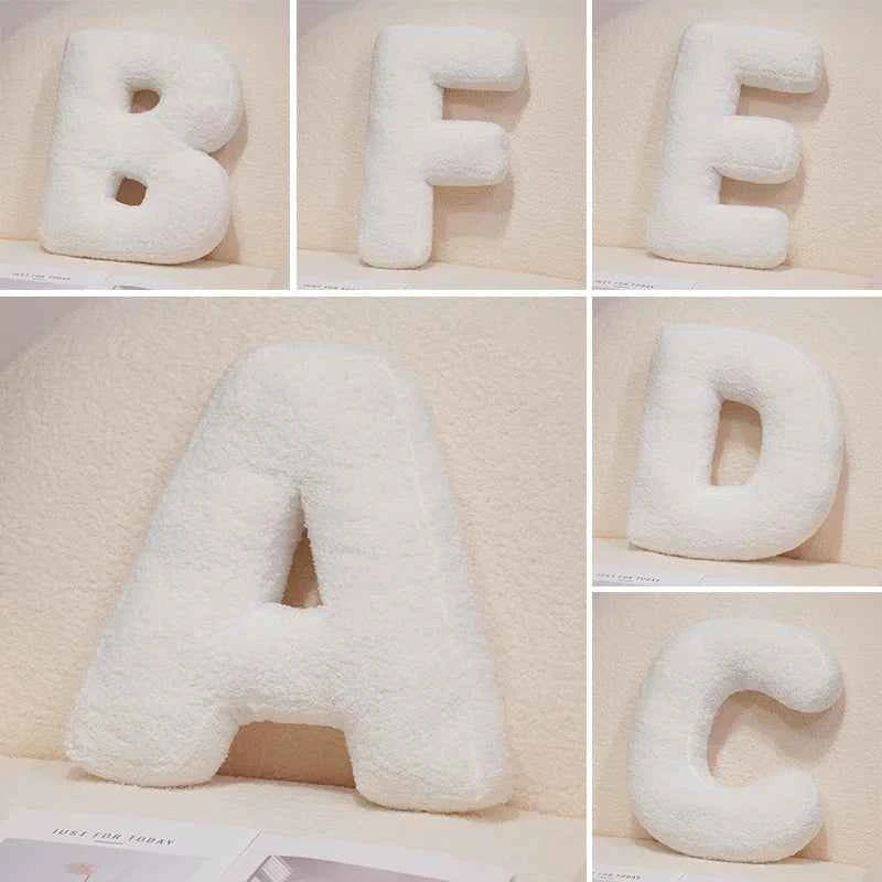 Coussin Lettre en Peluche – Alphabet Décoratif Blanc – 40 cm