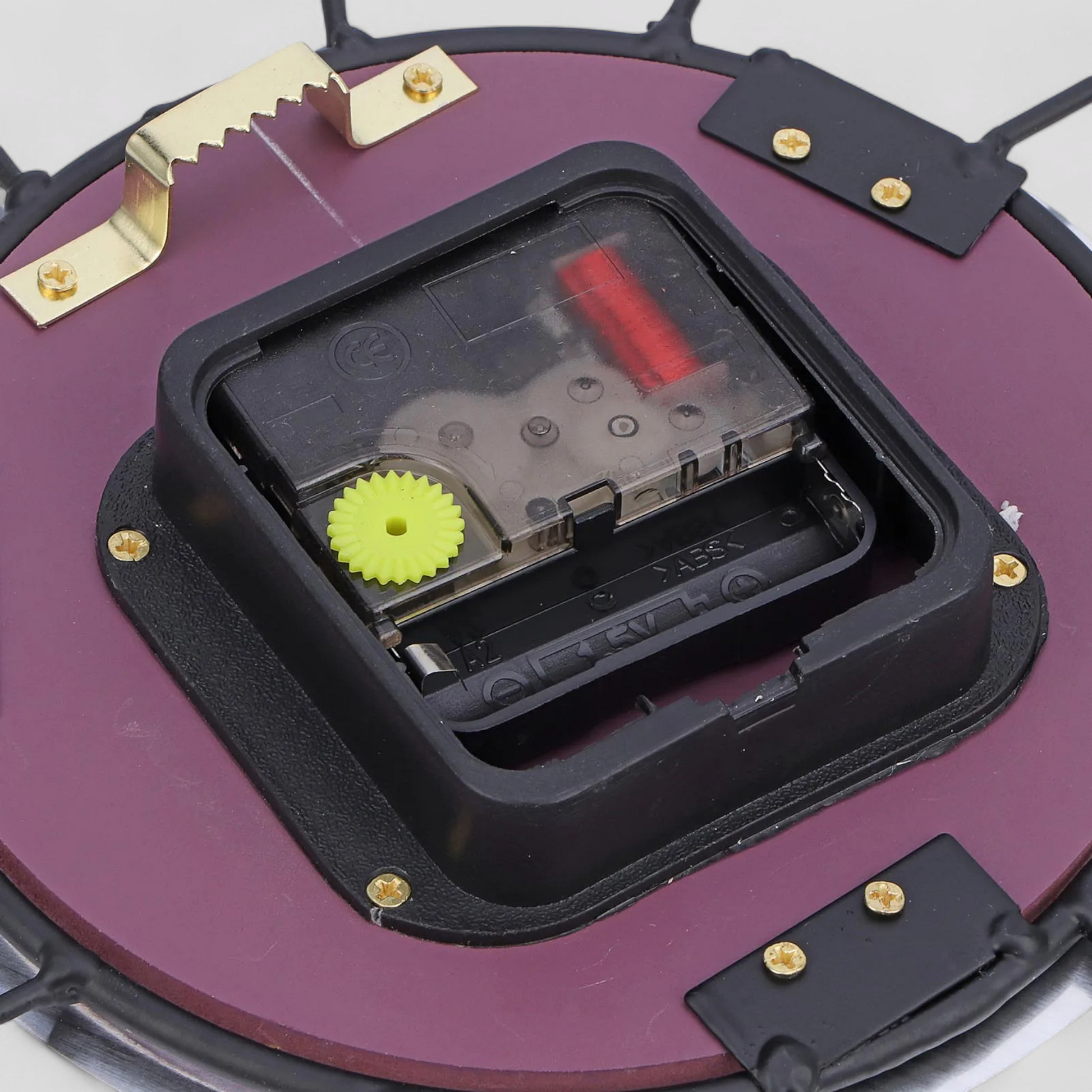 Horloge murale décorative en métal – Design moderne avec cadran miroir