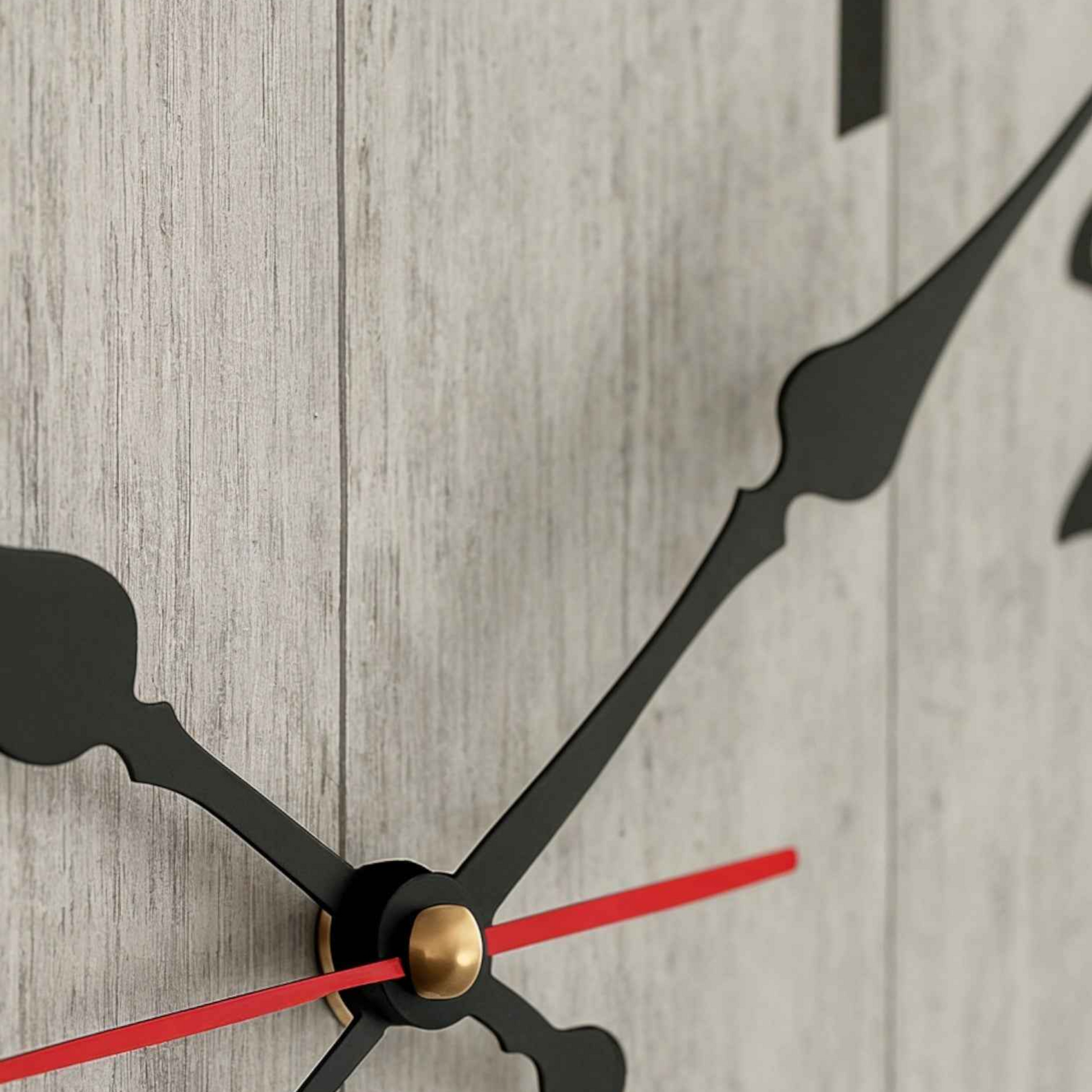 Horloge Murale en Bois Ronde – Style Vintage