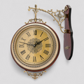 Doppelseitige Wanduhr aus Holz Wohnaccessoires