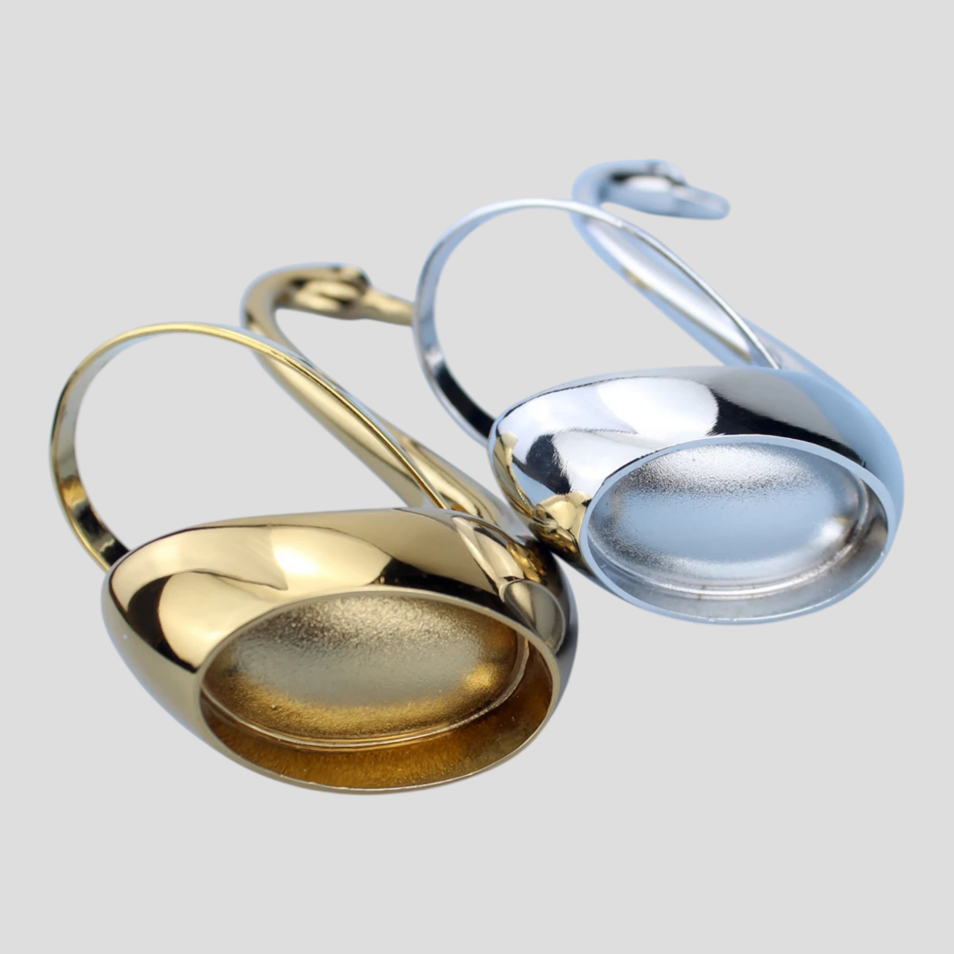 Porte-Couverts en Métal Forme Cygne – Argenté Ou Doré