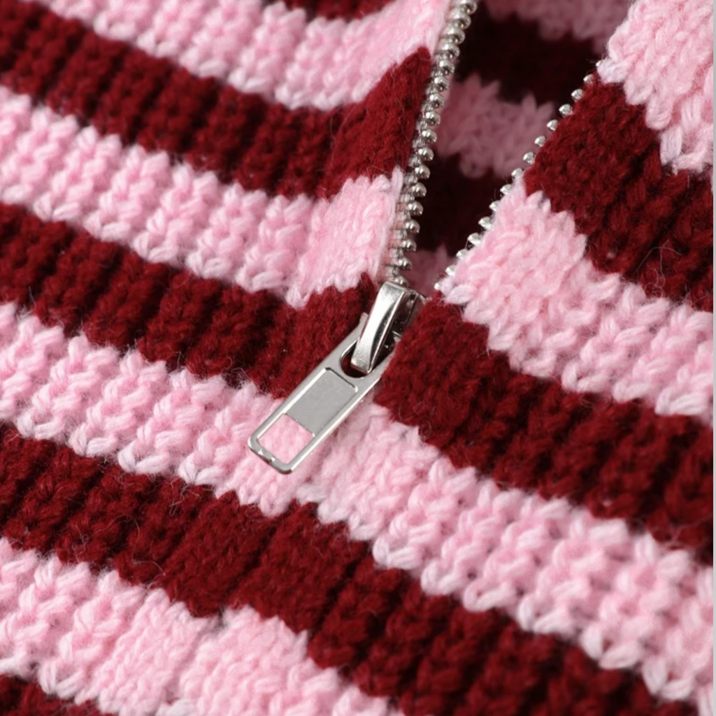 Damenpullover mit Streifen, Rollkragen und übergroßen Ärmeln