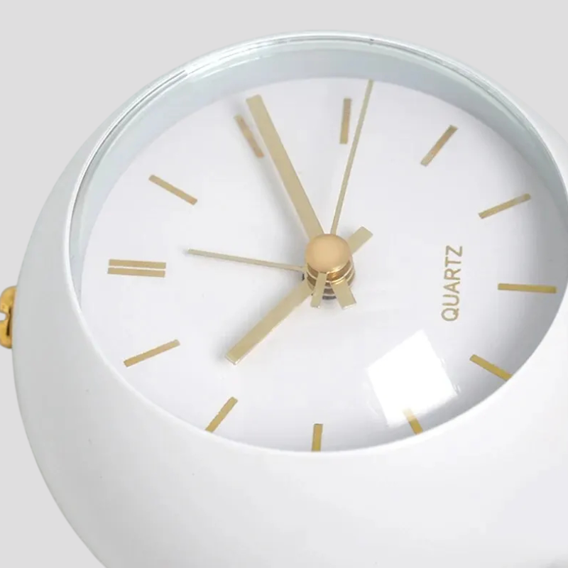 Réveil de Table Élégant – Aiguilles Luminescentes – Style Moderne