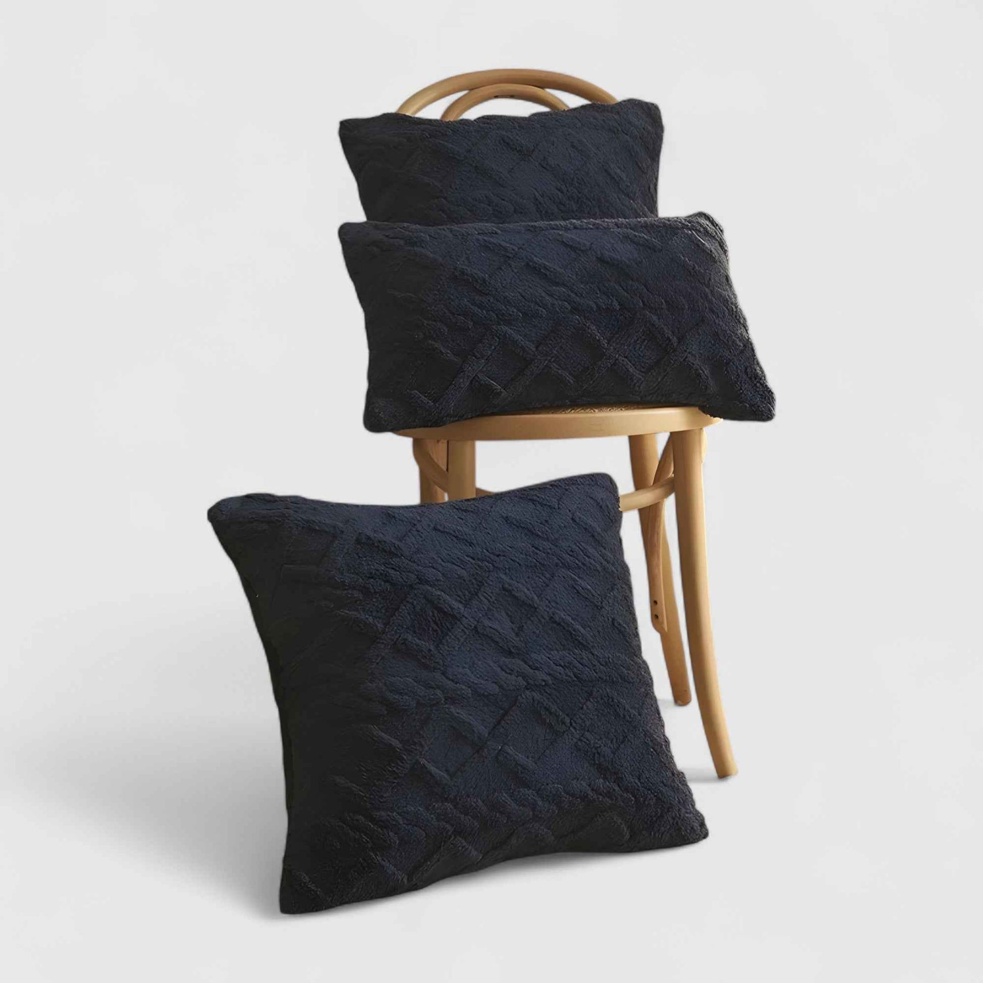 Housses de coussin : Taie d'oreiller peluche chic pour un confort élégant dans Bleu marine de Marche Lino