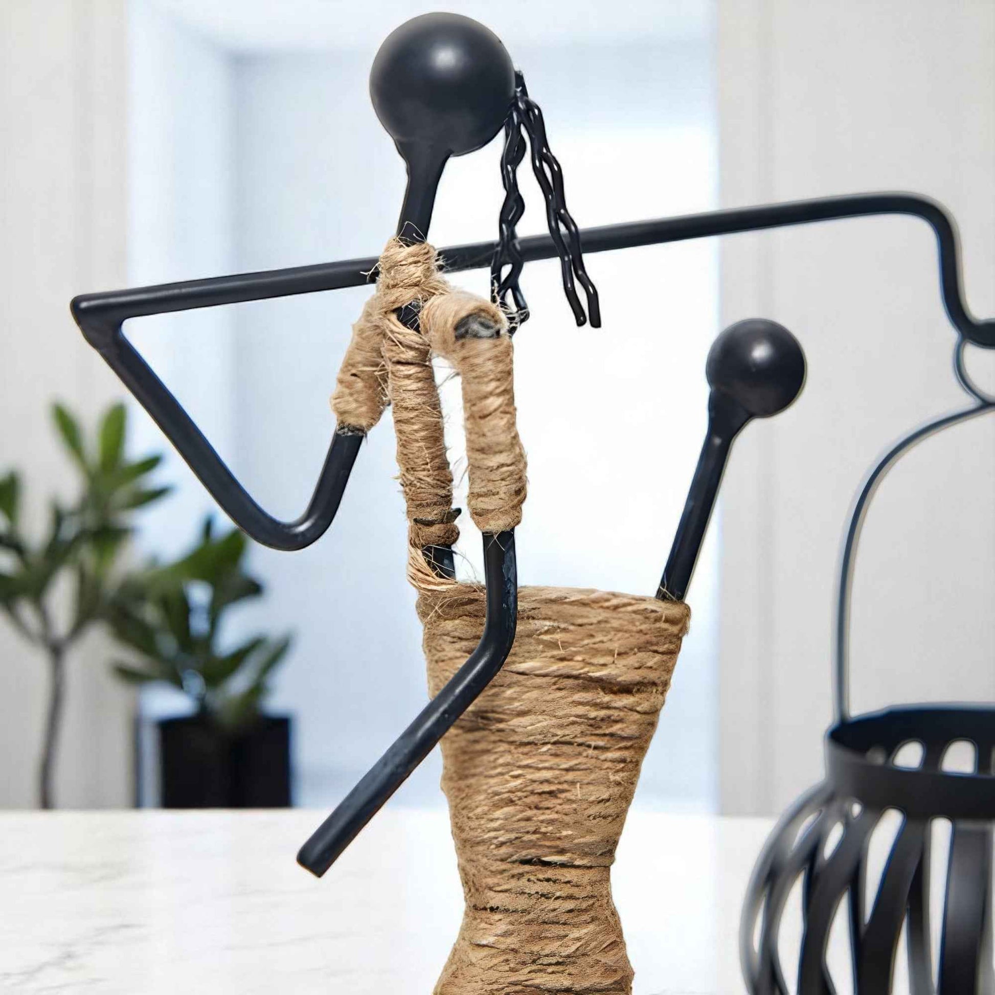 Supports de bougies : Bougeoir en Fer Métal Atmosphérique pour une Décoration Élégante dans de Marche Lino