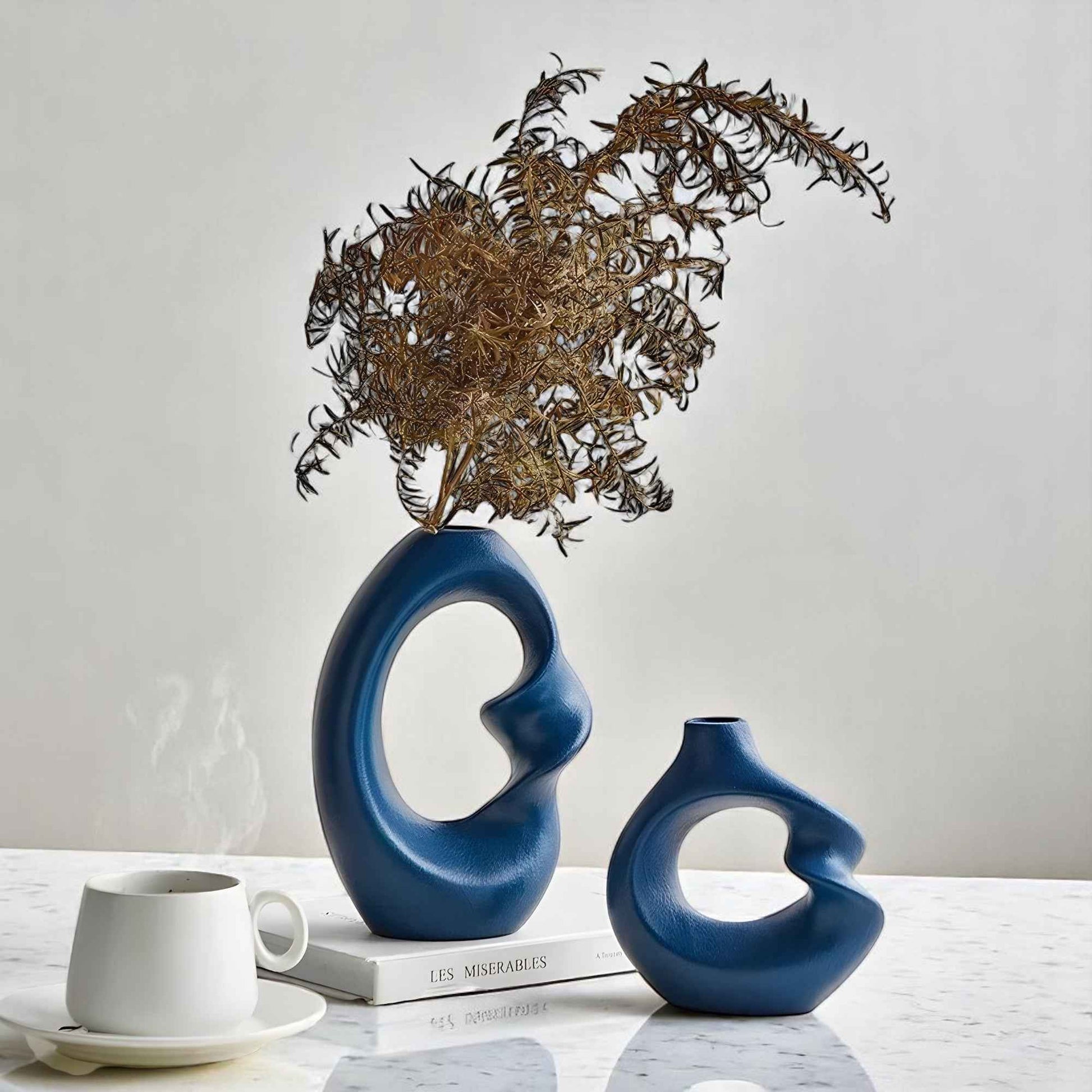 Vases : Vase Décoratif en Céramique Sculptural Moderne dans de Marche Lino