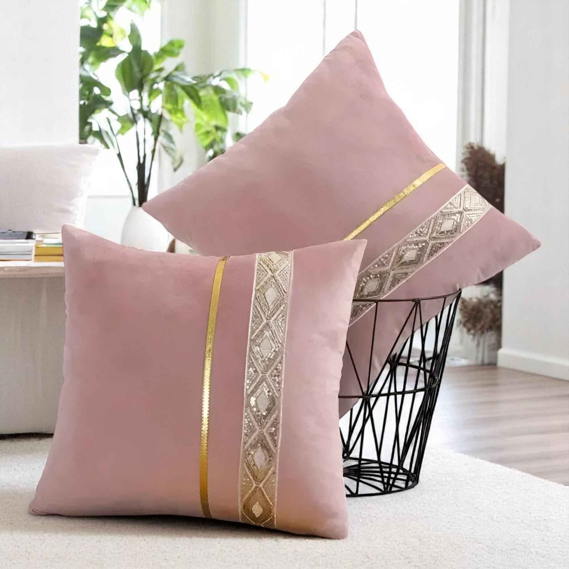 Coussins et oreillers : Coussin Décoratif Canapé en Polyester 45x45 cm Élégant pour un Intérieur Féminin dans de Marche Lino
