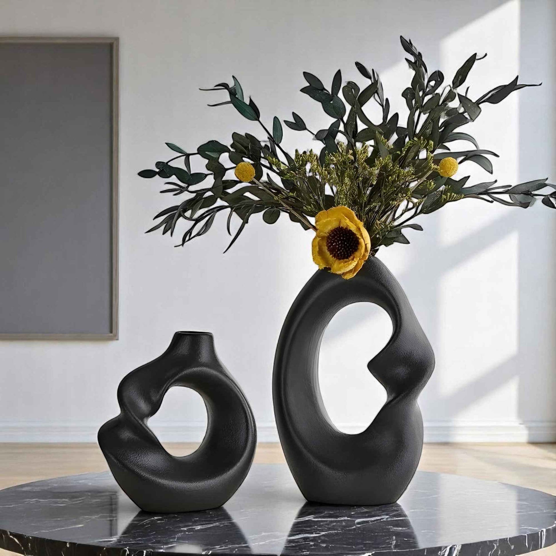 Vases : Vase Décoratif en Céramique Sculptural Moderne dans de Marche Lino