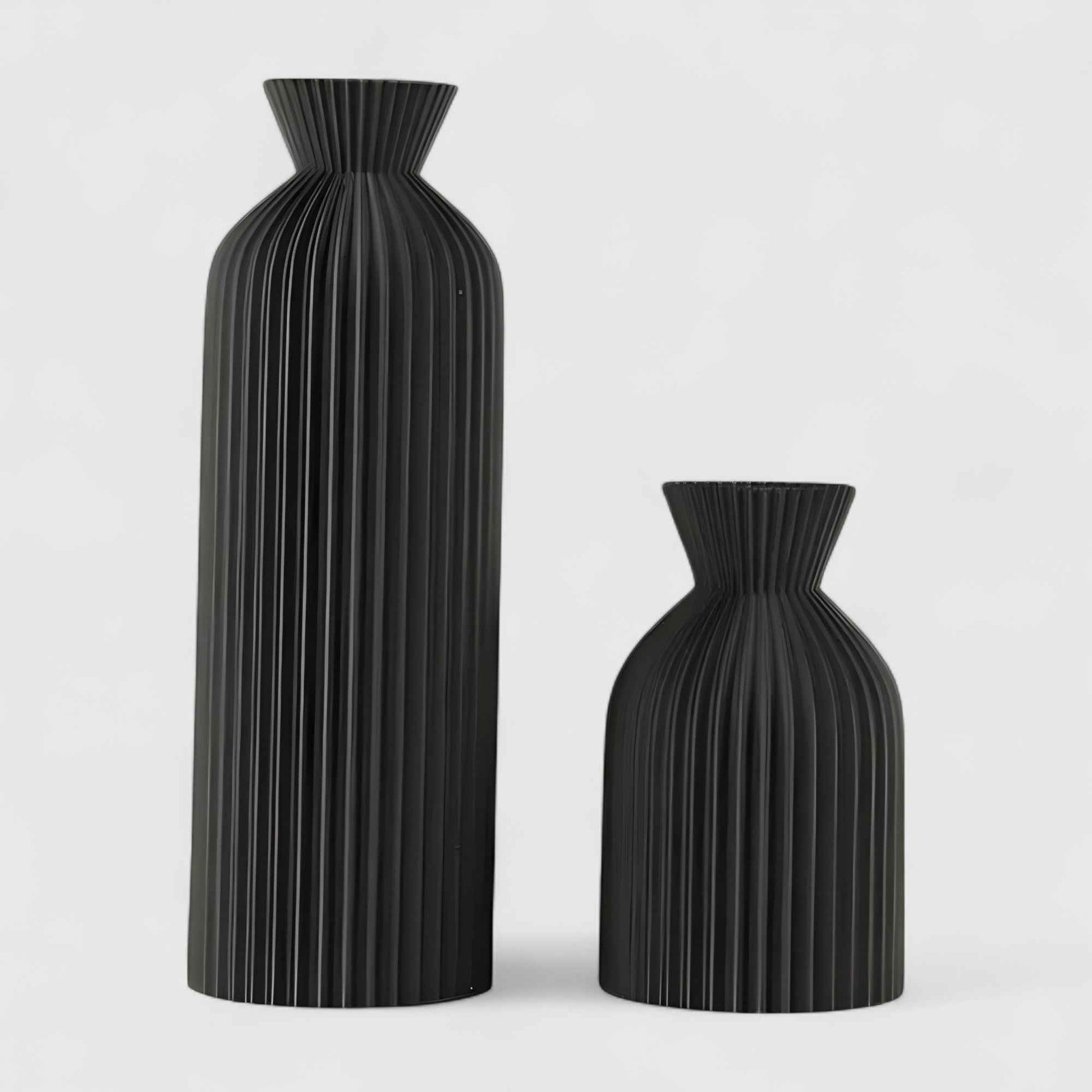 Vases : Vase Décoratif en Céramique Moderne dans Noir-L S de Marche Lino