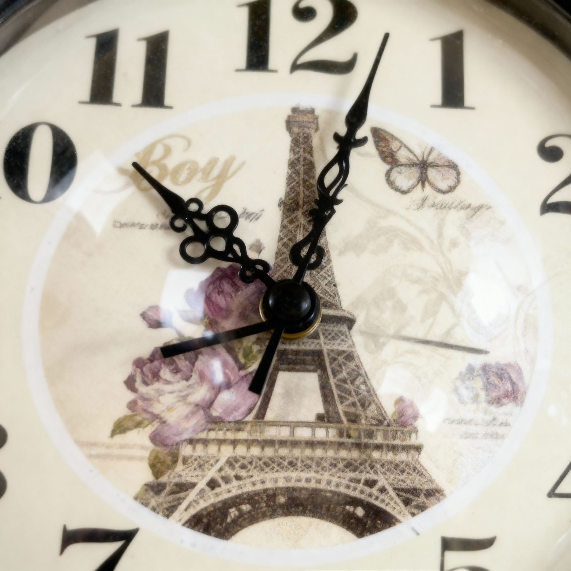 Horloge de table style vintage avec motif Tour Eiffel – Finition métal noir et bronze