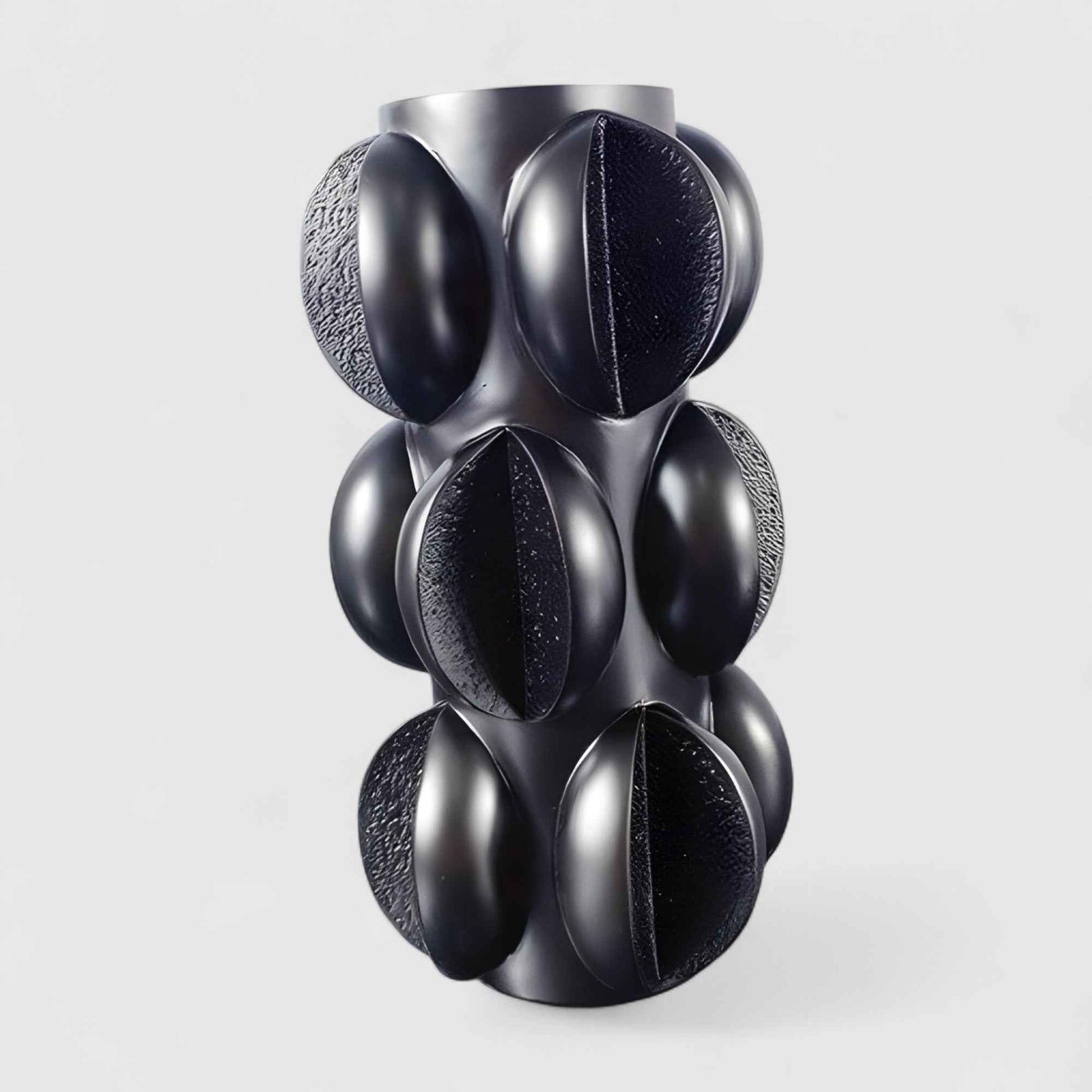 Vases : Vase Décoratif en Résine Moderne en Spirale dans Noir Moyenne de Marche Lino