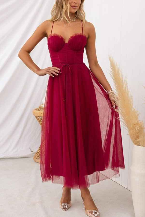 Robe Maxi Élégante à Bretelles en Mousseline pour une Fête de Princesse Moderne