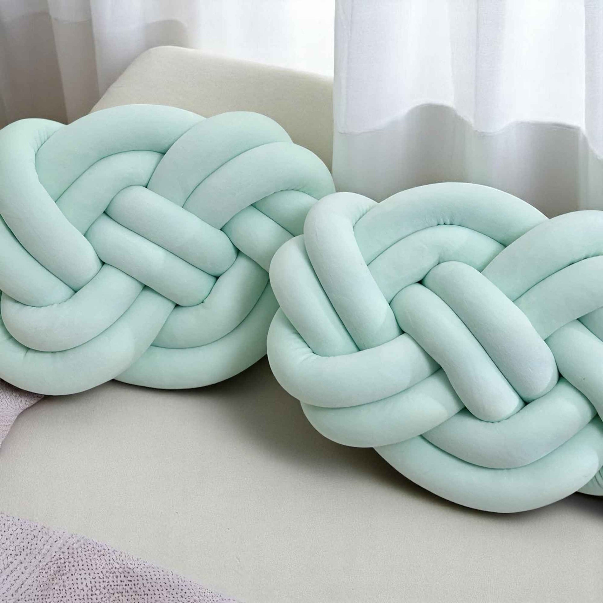 Coussins décoratifs : Ensemble Oreillers Décoratifs Peluche - 2 Oreillers Doux et Chic dans de Marche Lino