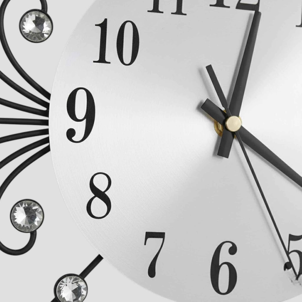 Horloge Murale Silencieuse en Métal – Motif Floral avec Strass Décoratifs
