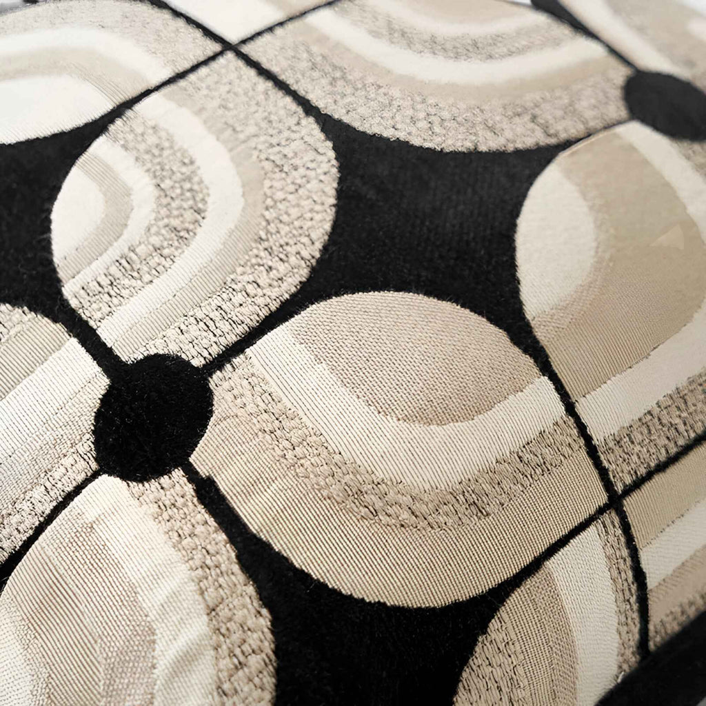 Housses de coussin : Housse de Coussin Géométrique Noir et Kaki dans de Marche Lino