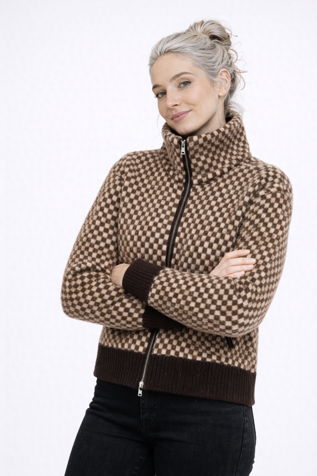 Schicke Damenjacke mit hohem Kragen – Komfort und Eleganz