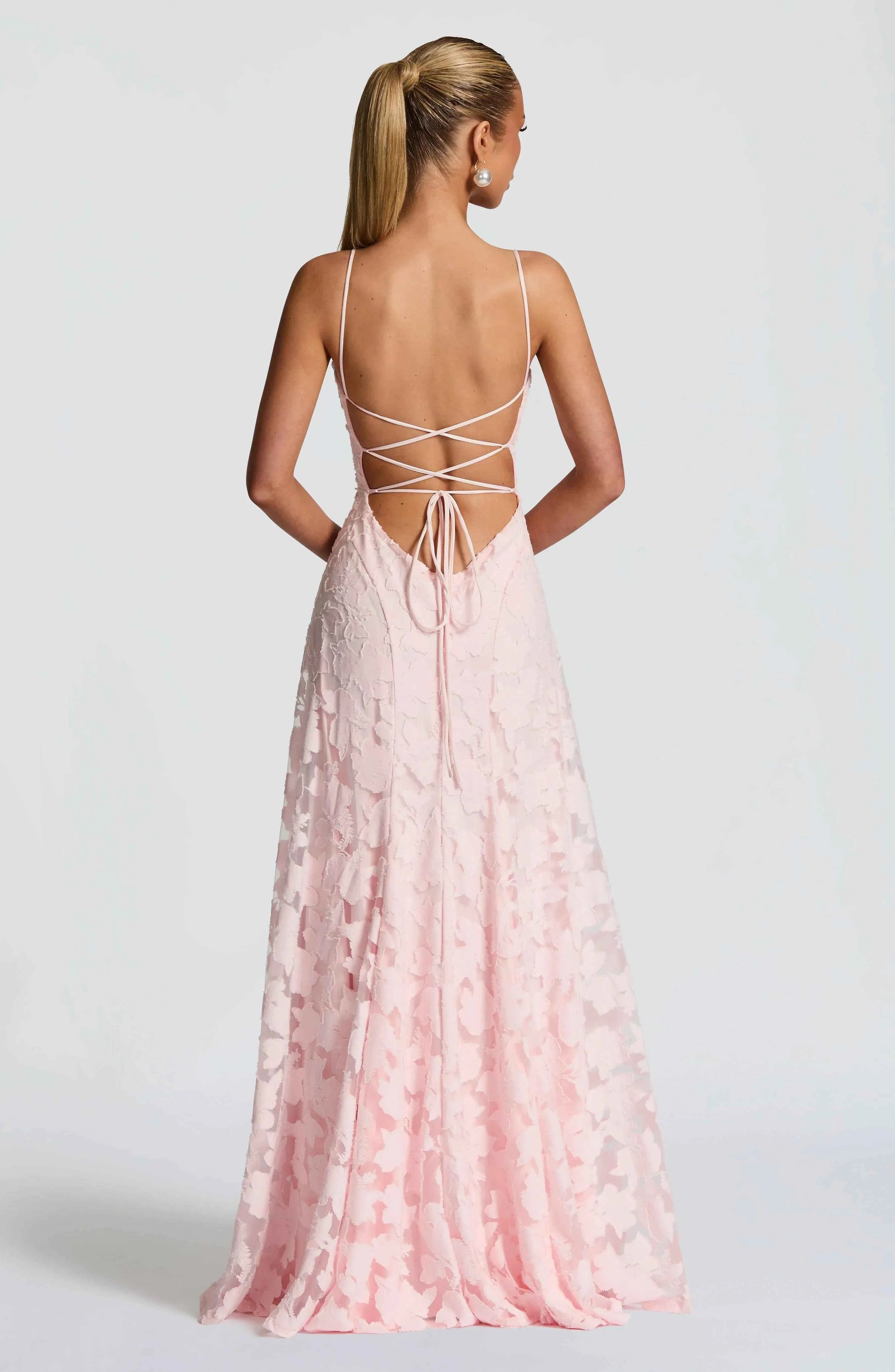 Robe longue femme avec bretelles fines et motifs floraux
