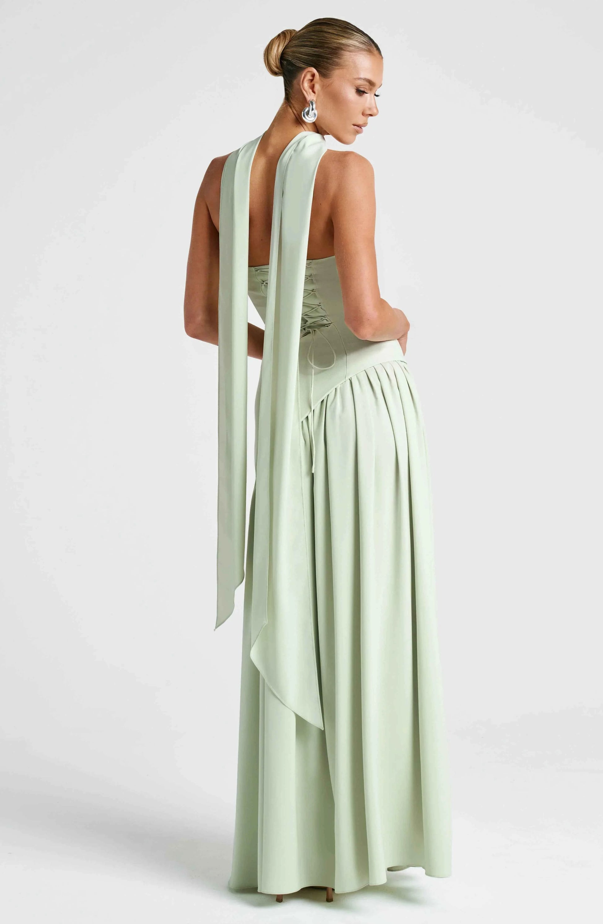 Robe longue bustier corset avec détail foulard et fente haute