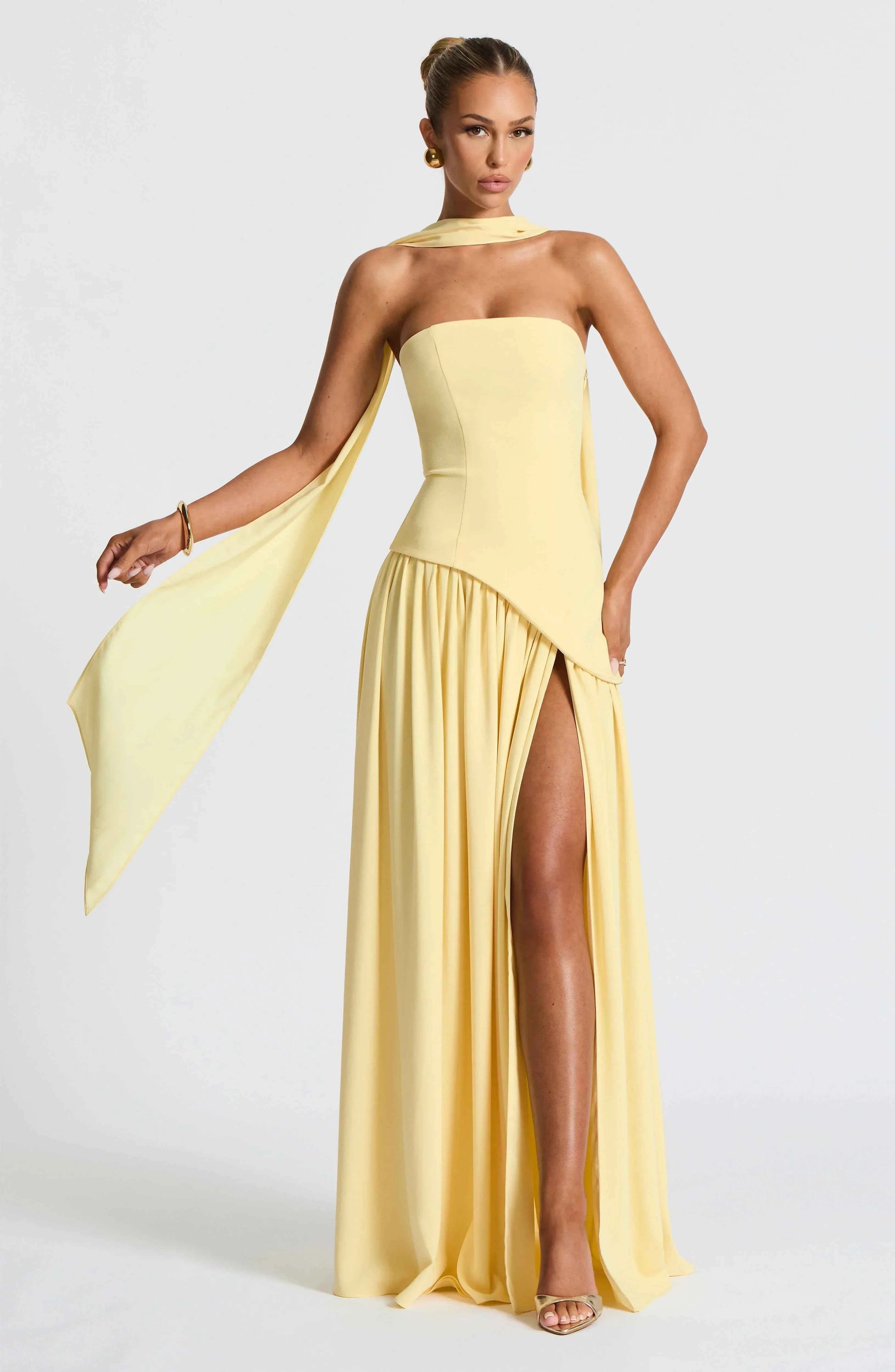 Robe longue bustier corset avec détail foulard et fente haute