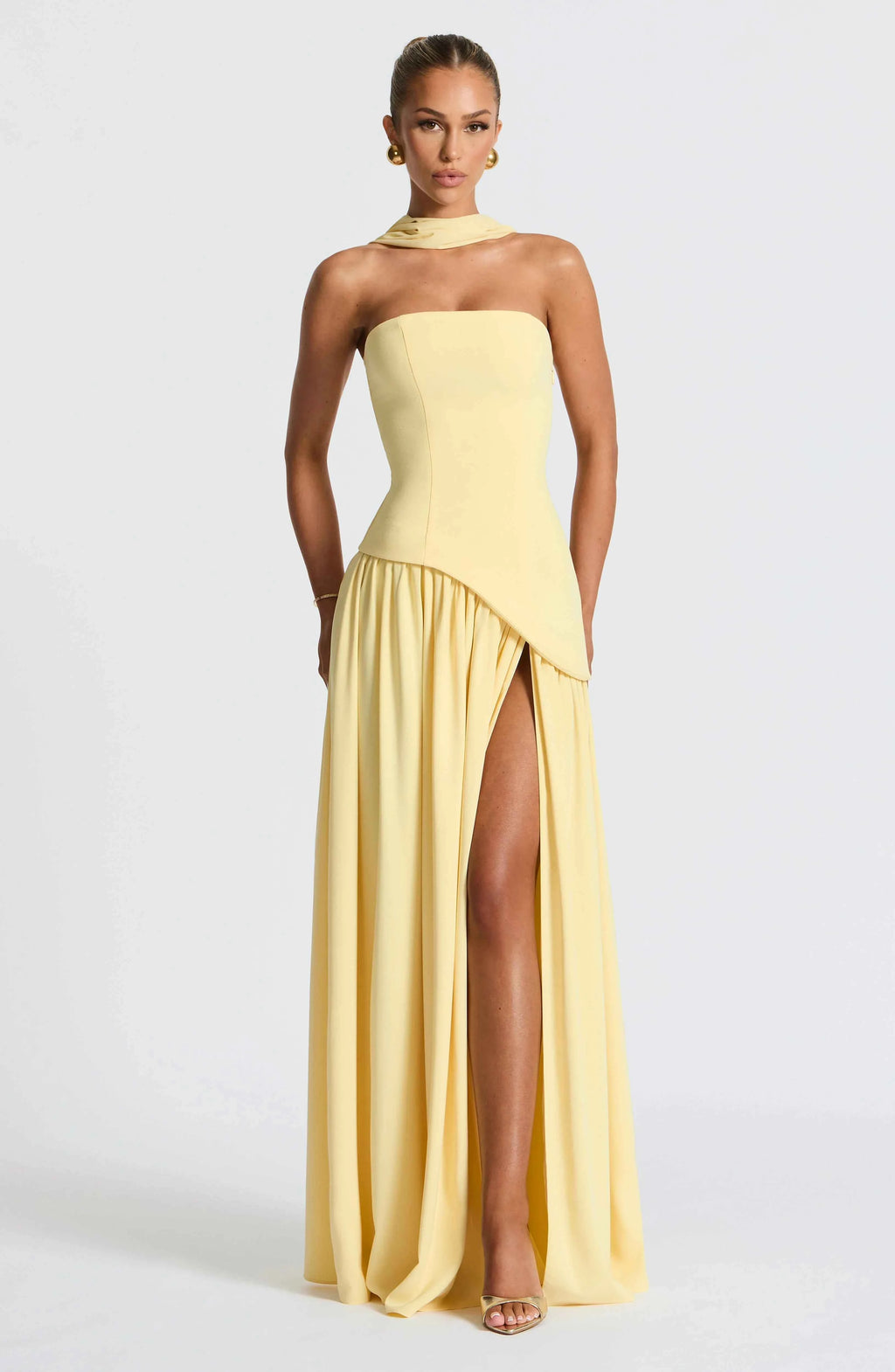 Robe longue bustier corset avec détail foulard et fente haute