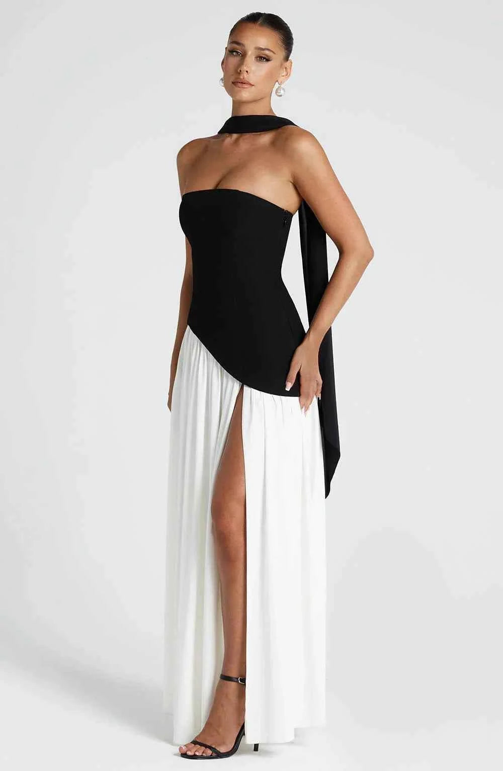 Robe longue bustier corset avec détail foulard et fente haute